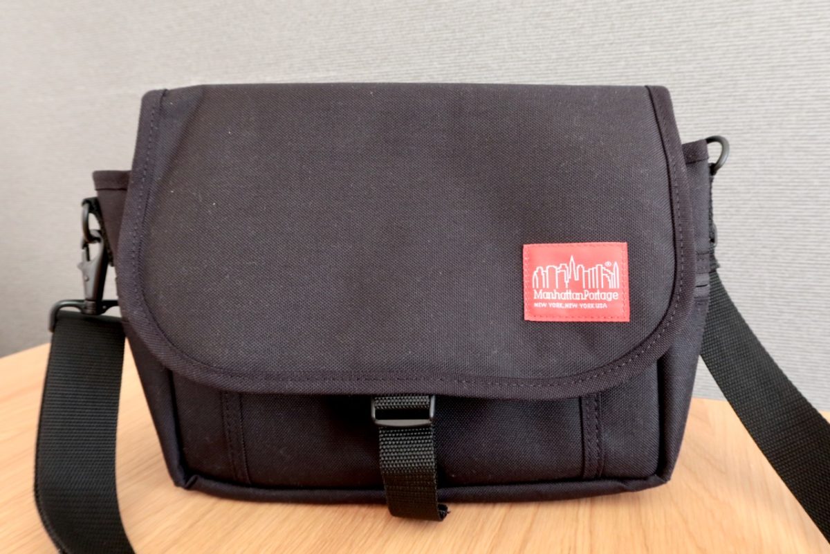 普段使いに最適！マンハッタンポーテージのカメラバッグ（Manhattan Portage Gracie Camera Bag MP1545）