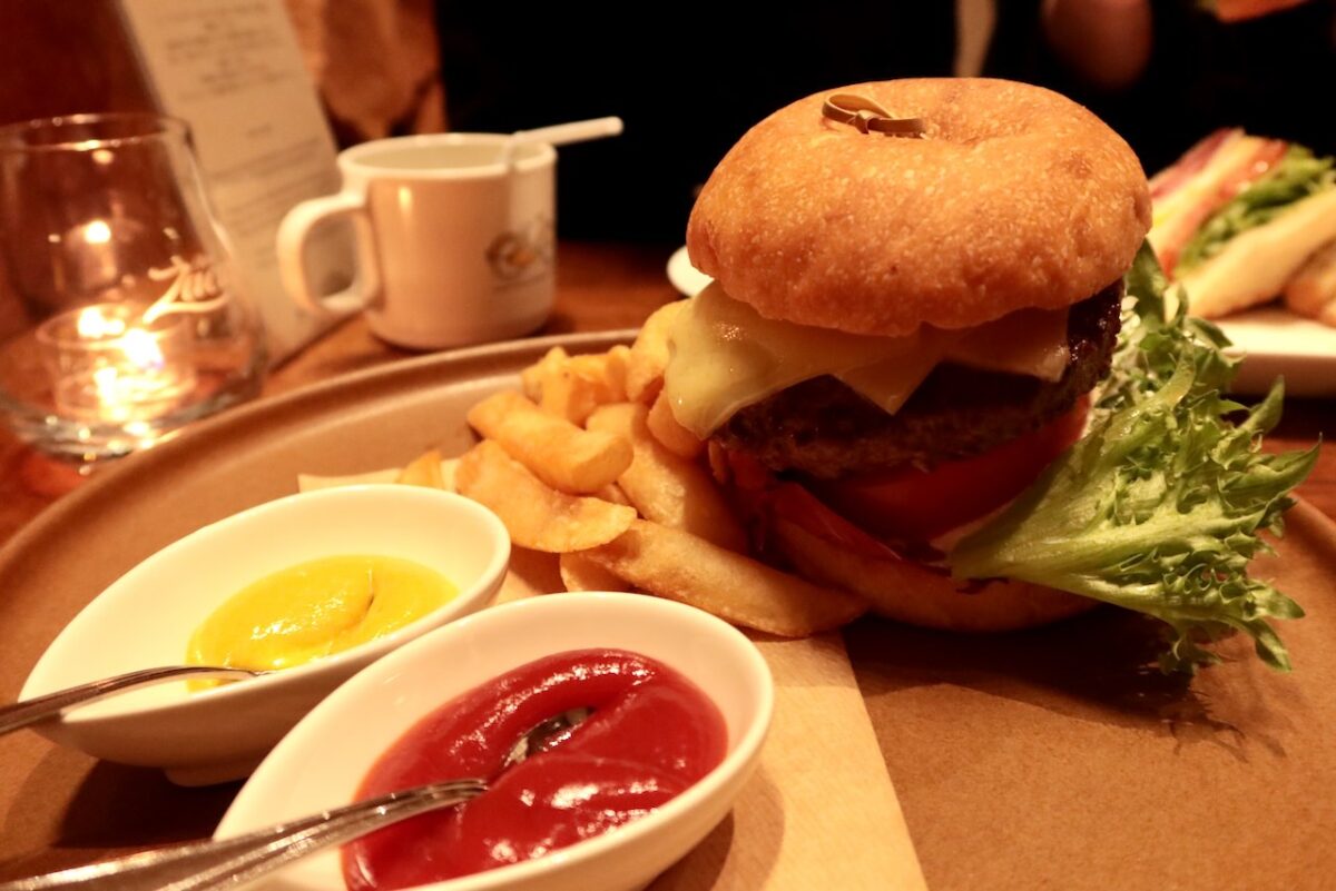 ハイアットリージェンシー箱根で食べたハンバーガー